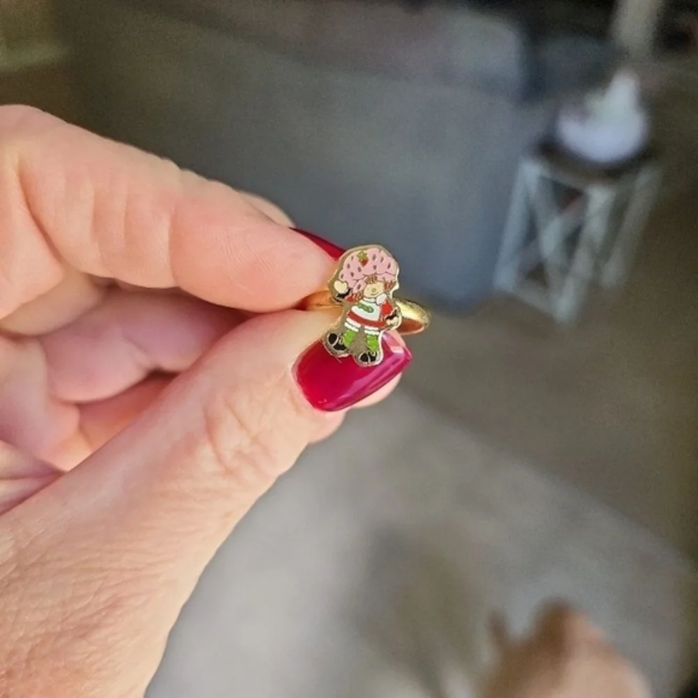 Vintage 1980 American Greetings Kids Strawberry Shortcake Enamel Ring Collectibl